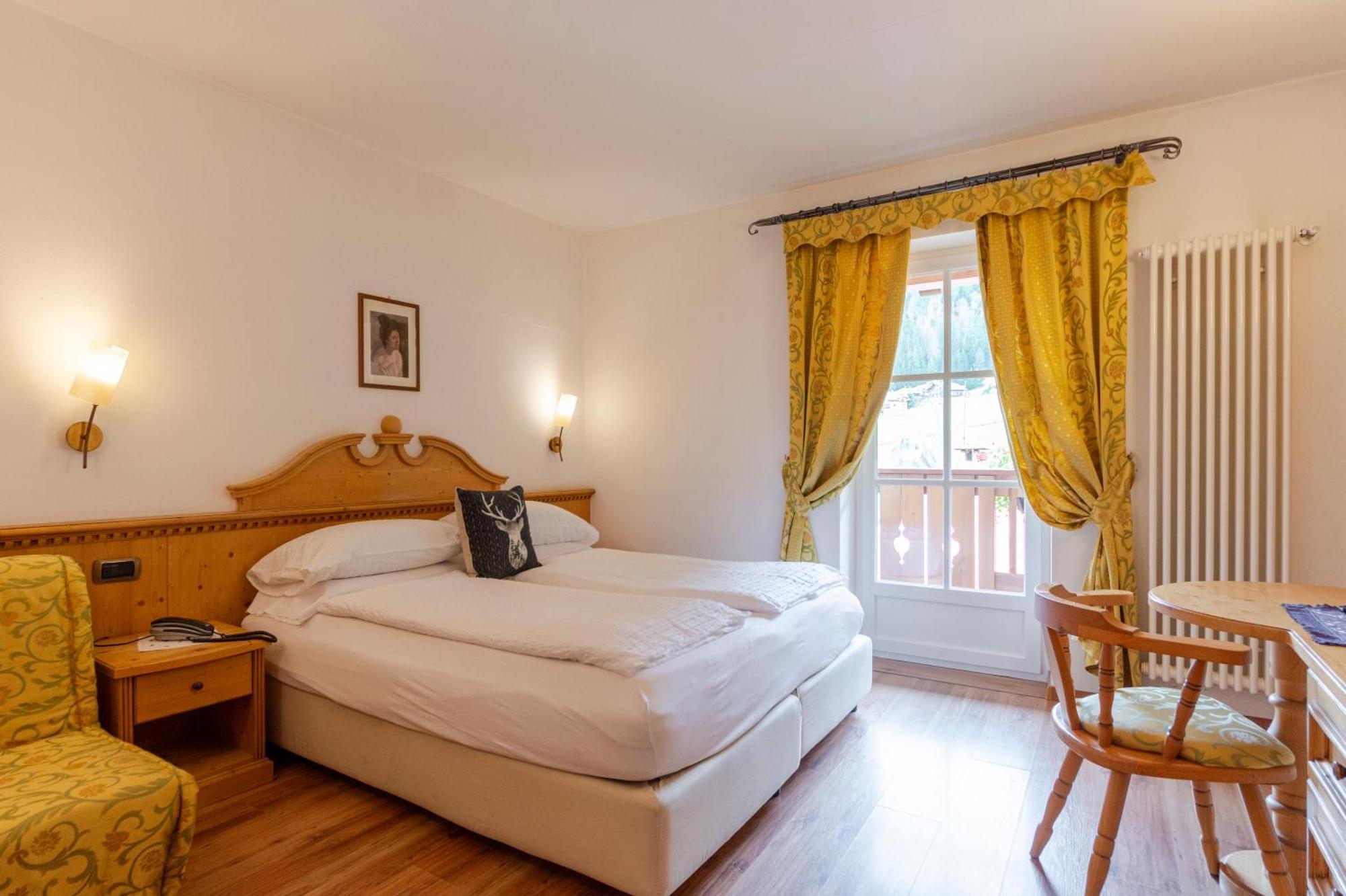 Monza Dolomites Hotel โมเอนา ภายนอก รูปภาพ
