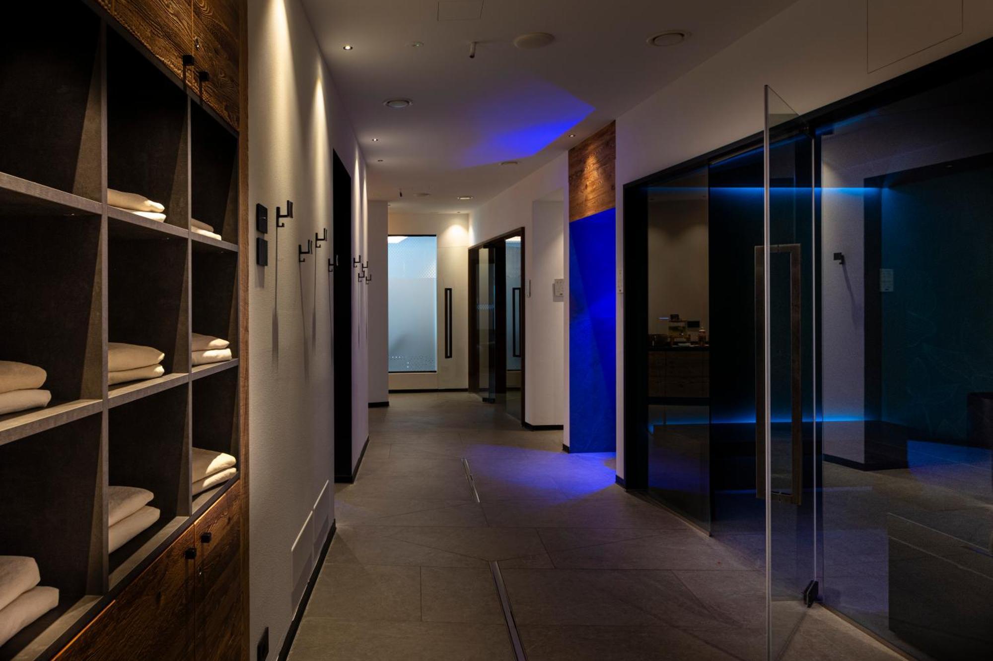 Monza Dolomites Hotel โมเอนา ภายนอก รูปภาพ