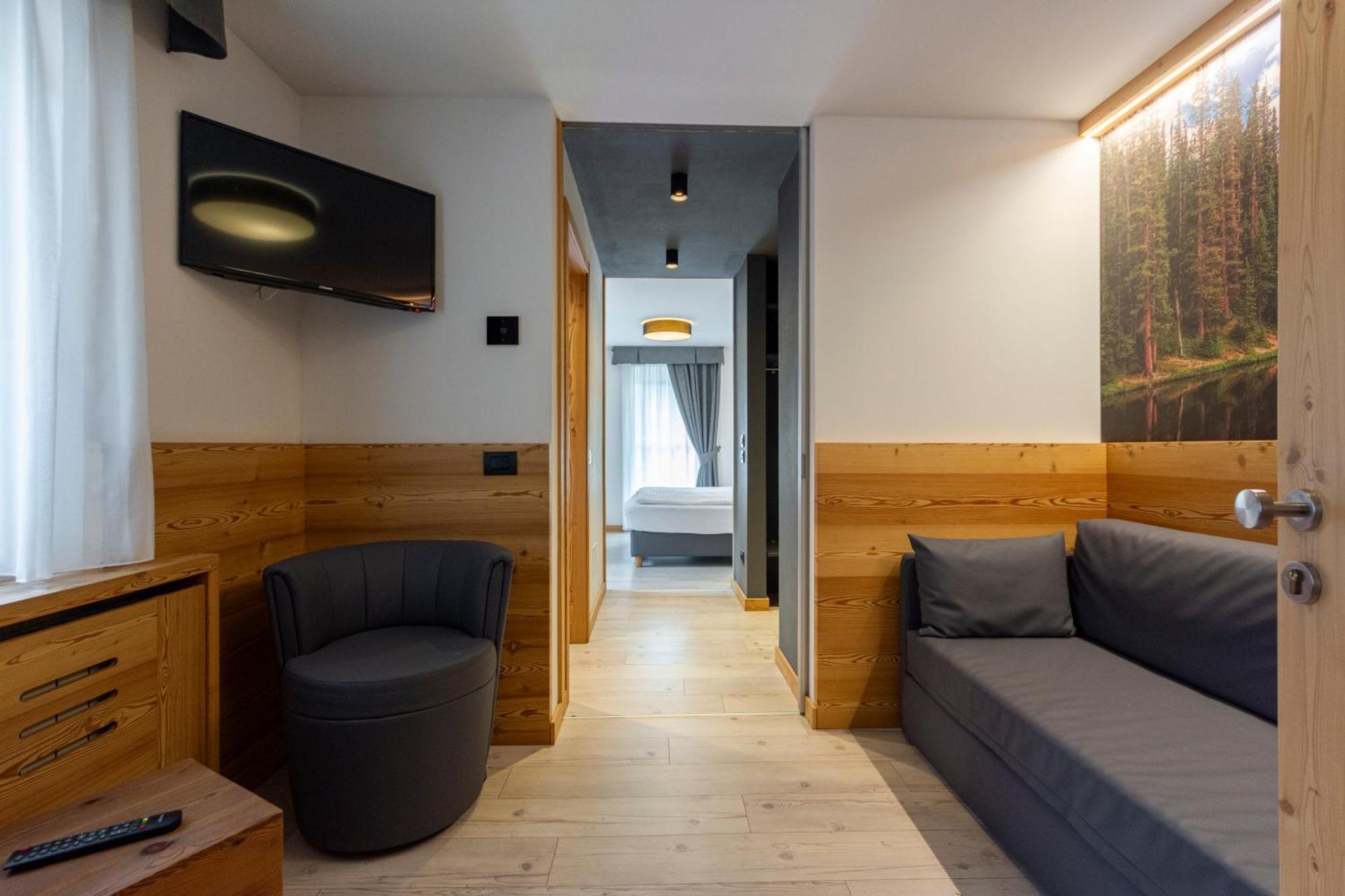 Monza Dolomites Hotel โมเอนา ภายนอก รูปภาพ