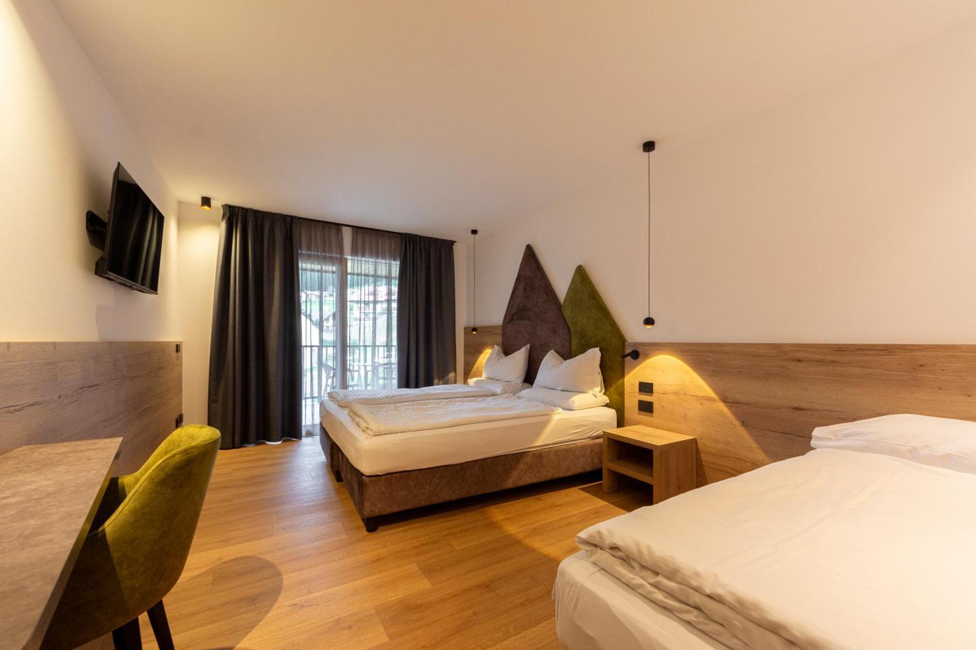 Monza Dolomites Hotel โมเอนา ภายนอก รูปภาพ