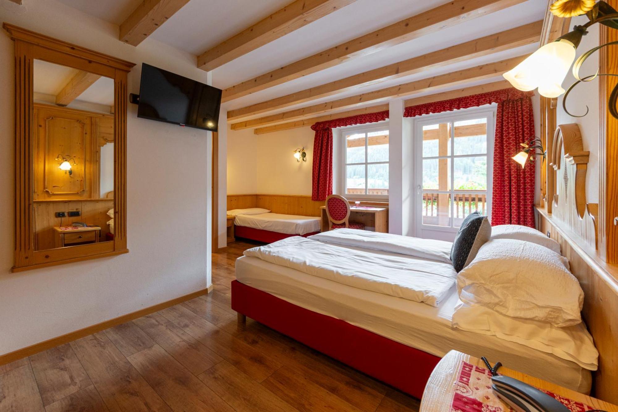 Monza Dolomites Hotel โมเอนา ภายนอก รูปภาพ